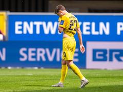 Carlo Sickinger (SV Elversberg), enttäuscht nach dem 1:3 gegen Paderborn (Foto: picture alliance/dpa | David Inderlied)